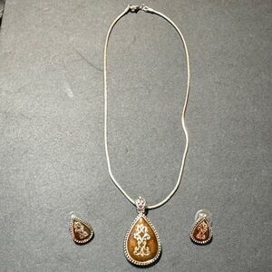 Elegant Silver and Brown Pendant Necklace Set